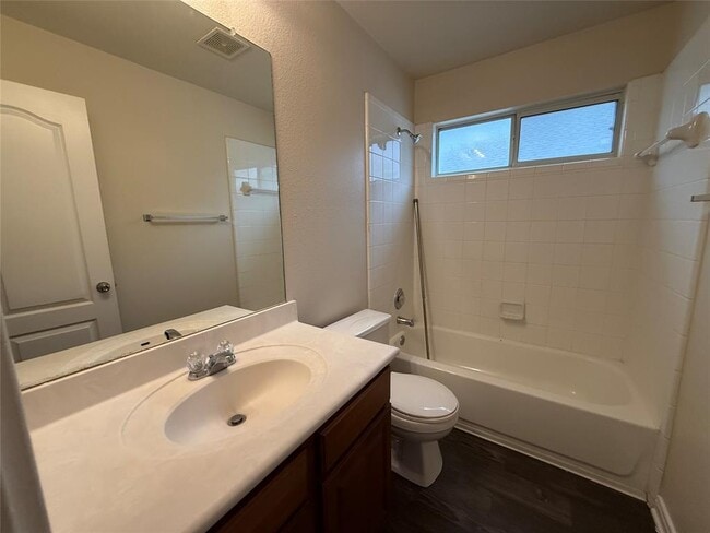 Building Photo - 1209 Laurel Oak Trail
