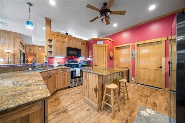 Building Photo - 3135 NE 49th St