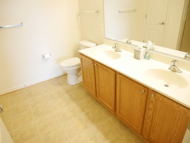 Building Photo - Two Bedroom, Two Bathroom Condo- 55 Plus Community