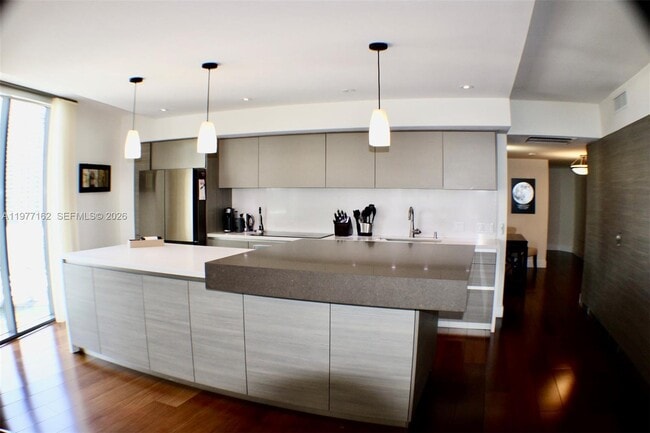 Building Photo - 31 SE 6th St