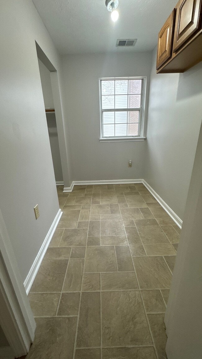 Building Photo - 4023 Summer Pl