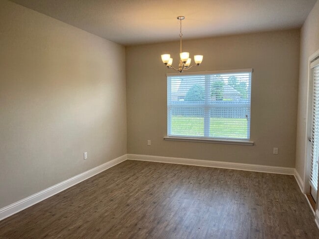 Building Photo - 31689 Kestrel Loop
