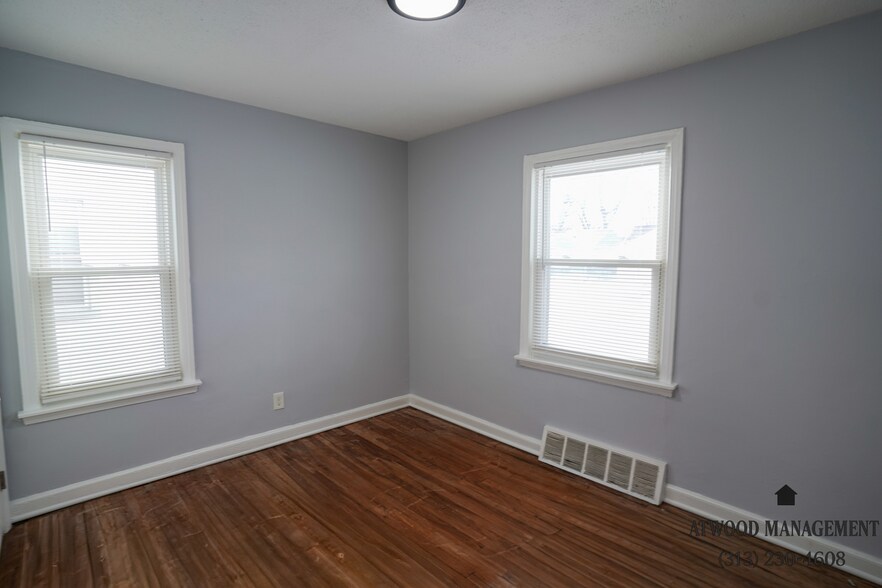 Building Photo - Fully Renovated 3-Bedroom Home – Move-In Ready for You!