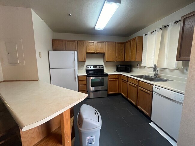 Building Photo - Furnished 1 bedroom apartment for rent.