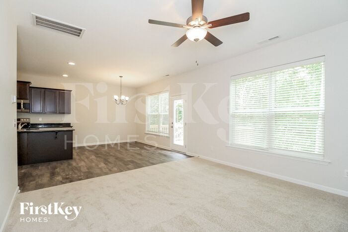 Building Photo - 2604 Dallas Dr