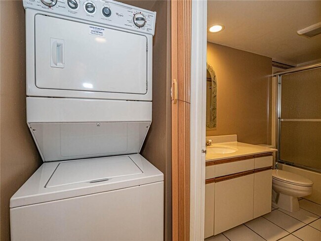 Building Photo - 32 Plantation Dr