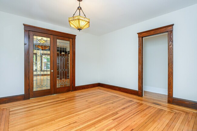 Building Photo - 27 Hubinger St