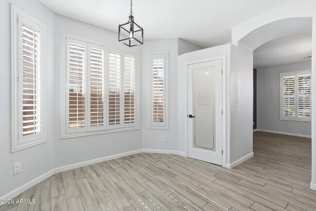 Building Photo - 11402 W Alvarado Rd