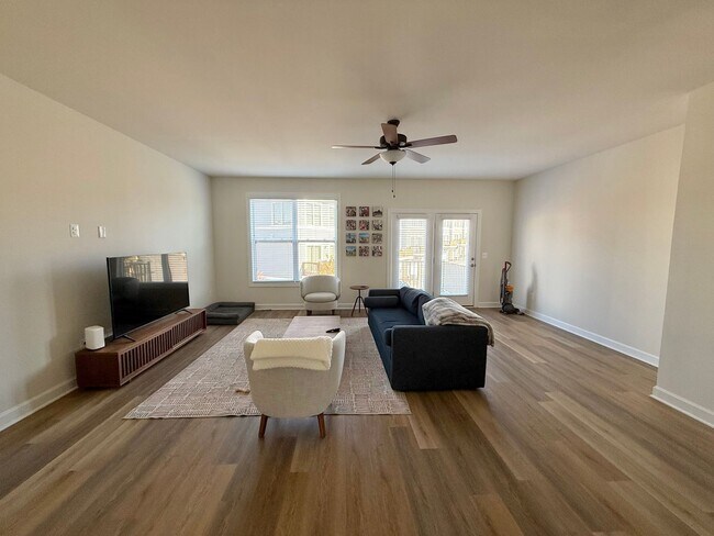 Building Photo - 3153 Horizon Rd