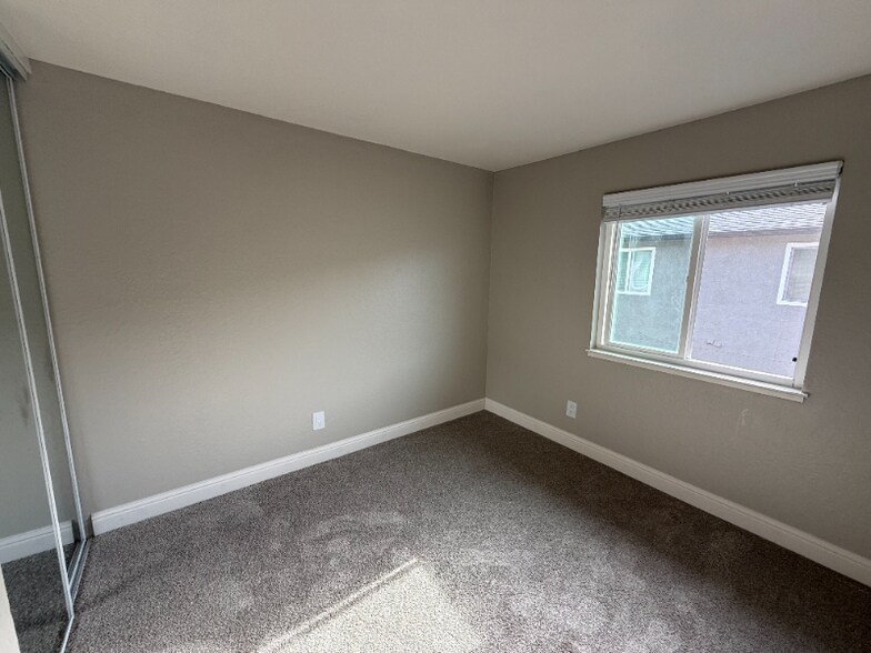 Building Photo - 281 Junction Ave