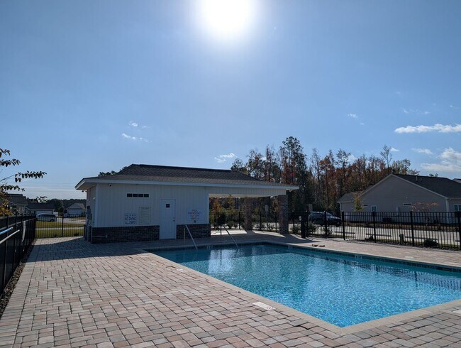 Building Photo - Modern 3-Bedroom, 2-Bath Long Term Rental in Longs