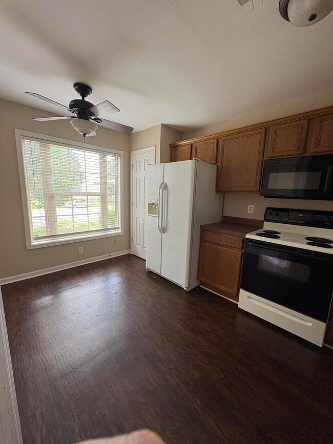 Building Photo - 2576 Moray Pl