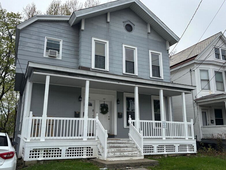 Building Photo - 268 Yates St