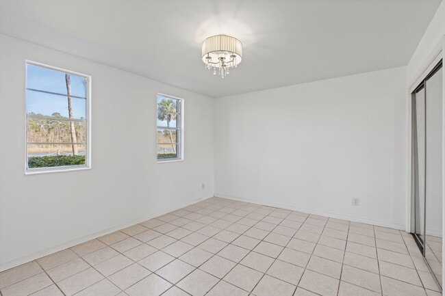 Building Photo - Your waterfront escape awaits!