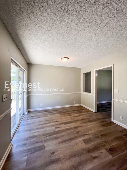 Building Photo - 409 Alexander Dr