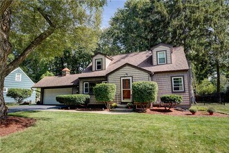 Building Photo - 984 Danby Dr
