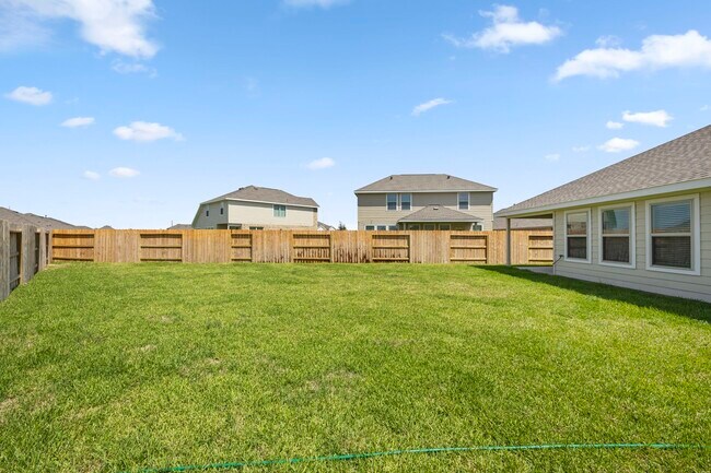 Building Photo - 7339 Bartoncliff Dr