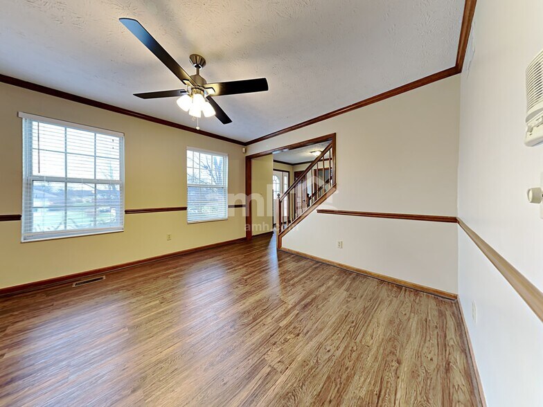 Building Photo - 6471 Willow Bend Dr