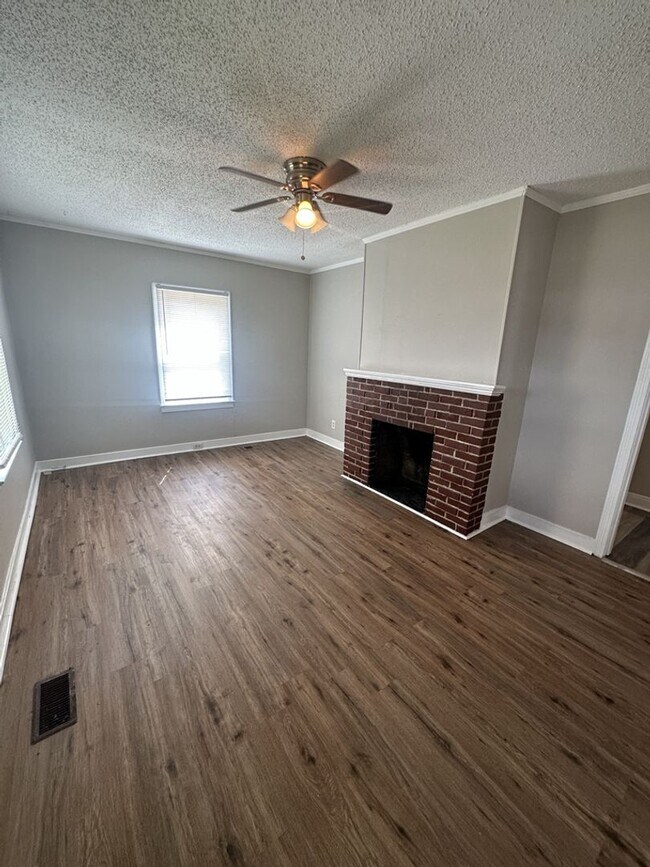 Building Photo - Updated Rossville Home with Yard, Carport, and Easy Chattanooga Access