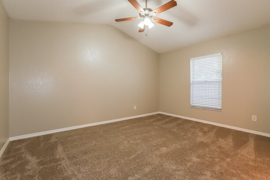 Building Photo - 1717 Tarah Trace Dr