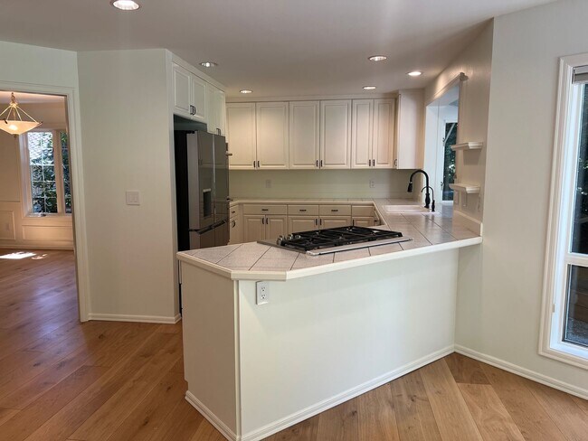 Building Photo - 4bd/2.5ba Redmond Home