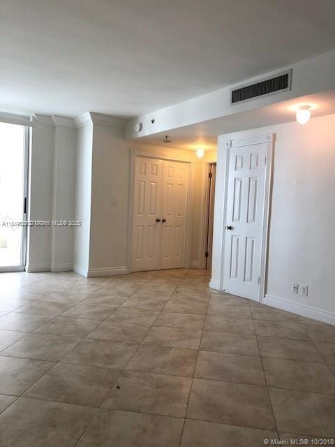 Building Photo - 3001 S Ocean Dr