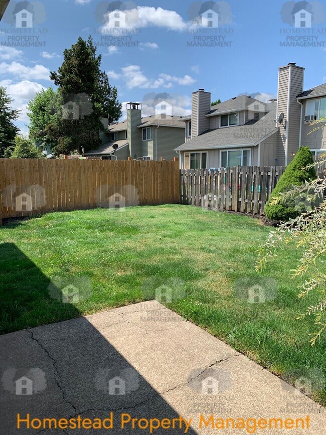 Building Photo - 411