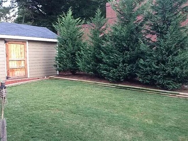 Building Photo - Charming 3BR House in Atlanta