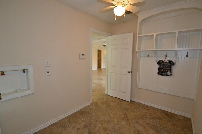 Building Photo - 4911 Wigton Dr