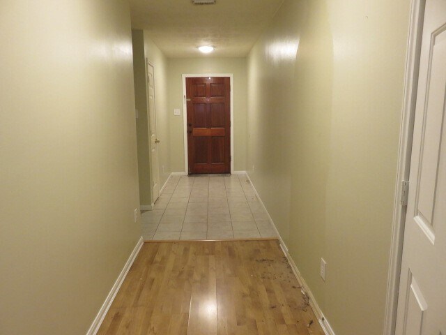 Building Photo - 12129 La Salle Br