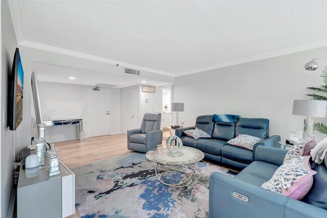 Building Photo - 899 Jeffery St