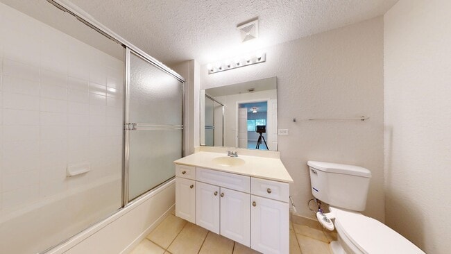 Building Photo - 2Bd /2Ba Condo with Stunning Lake Views!  ...
