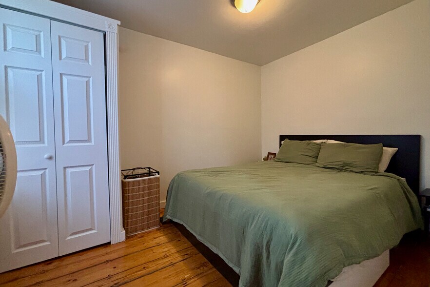 Building Photo - 163 Trenton St