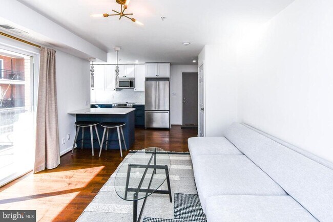 Building Photo - 1386 Bryant St NE