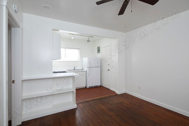 Building Photo - *OPEN HOUSE: 6/21 9:30-10:30AM* 1BR Betwee...