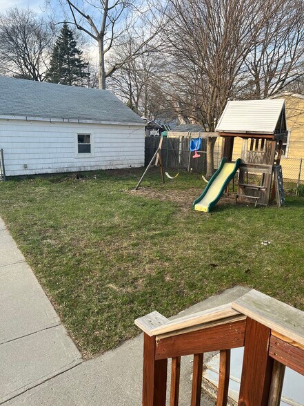 Building Photo - 67 Hope St