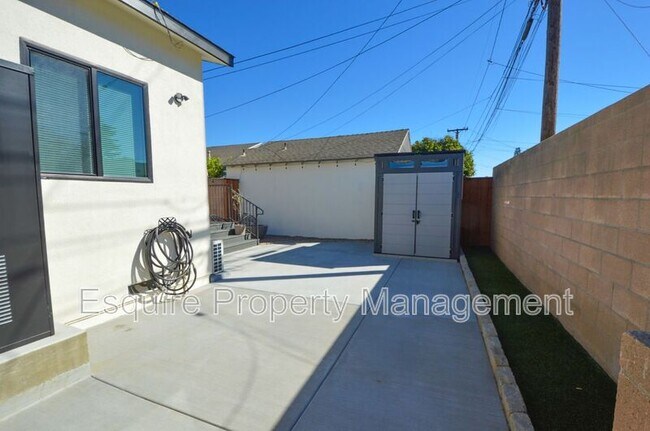Building Photo - 676 Doris Ave