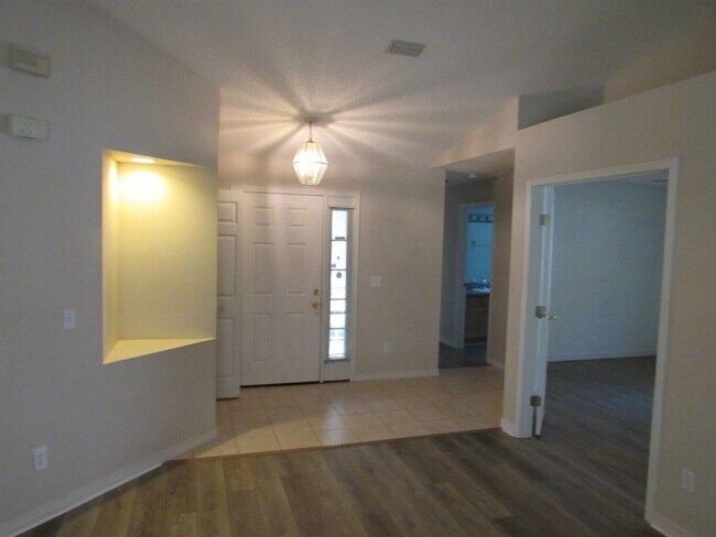 Building Photo - 657 Intracoastal Cir
