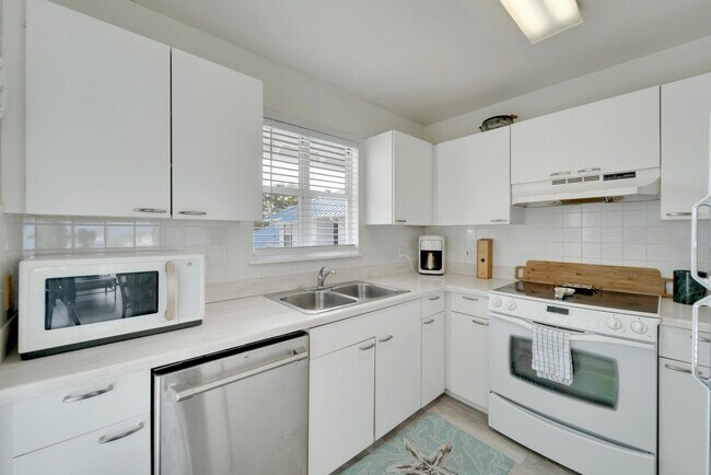 Building Photo - 840 Audubon Dr