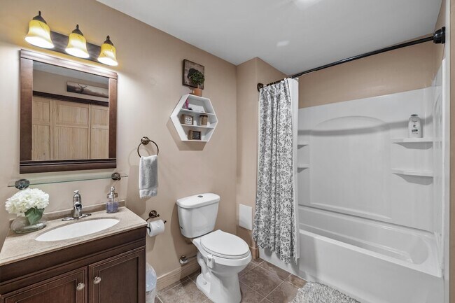 Building Photo - 358 Juniper Ct