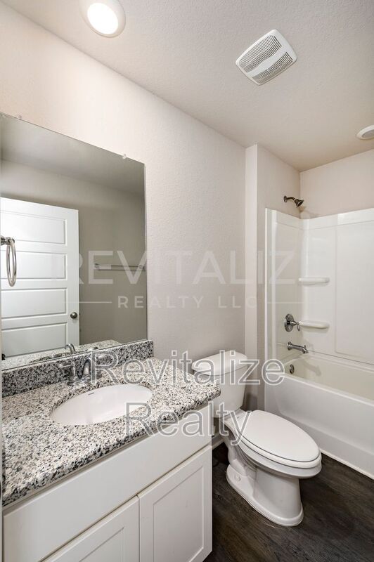 Building Photo - 8072 Irwin Loop