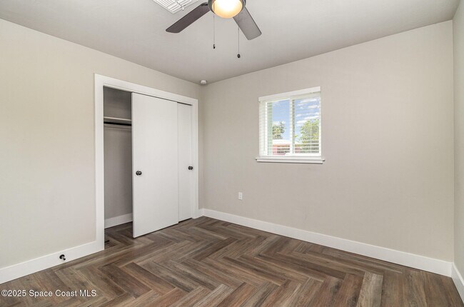 Building Photo - 175 Melaleuca Dr
