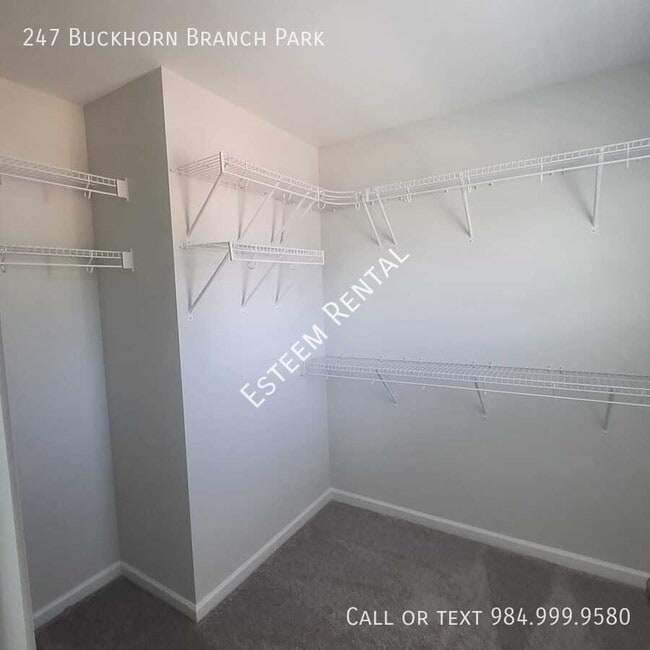 Building Photo - 247 Buckhorn Br Pk