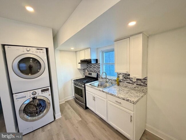 Building Photo - 4905 Knorr St