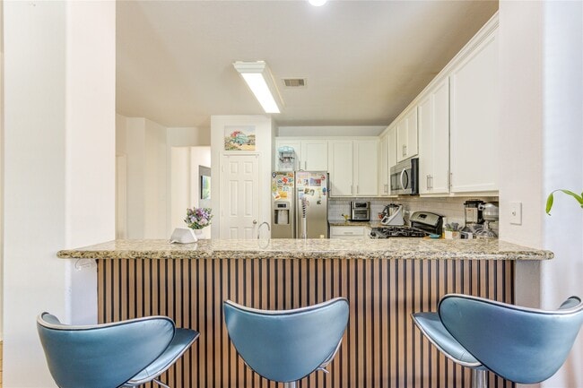 Building Photo - 25210 Hazel Ranch Dr