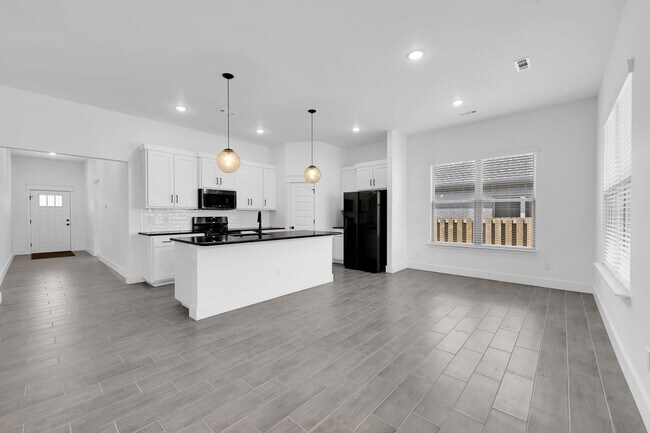 Building Photo - Brand New Home Waiting For you!