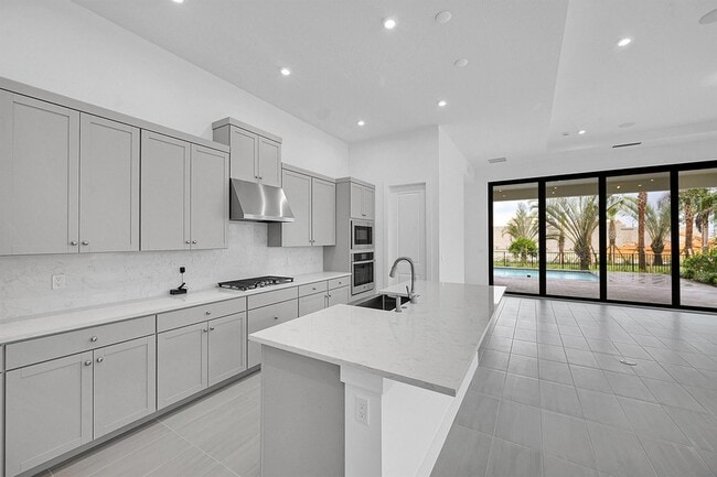 Building Photo - 13917 Vivant Dr