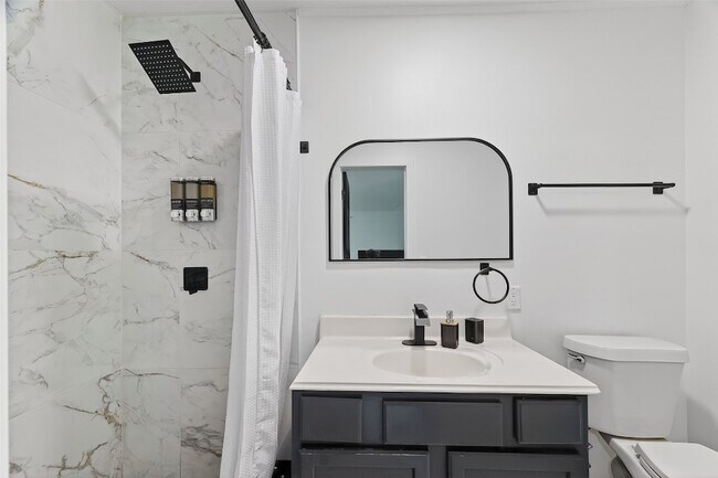 Building Photo - 4423 Sloangate Dr