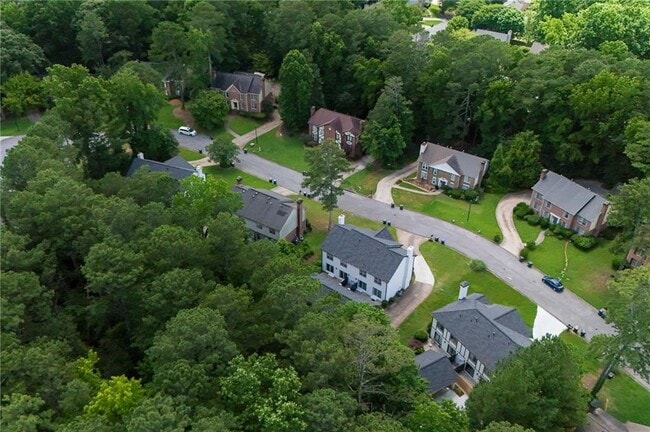 Building Photo - 147 Hunters Cove
