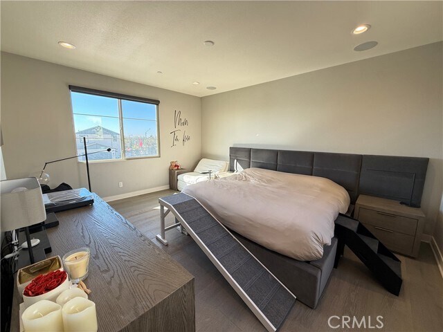 Building Photo - 101 Interval